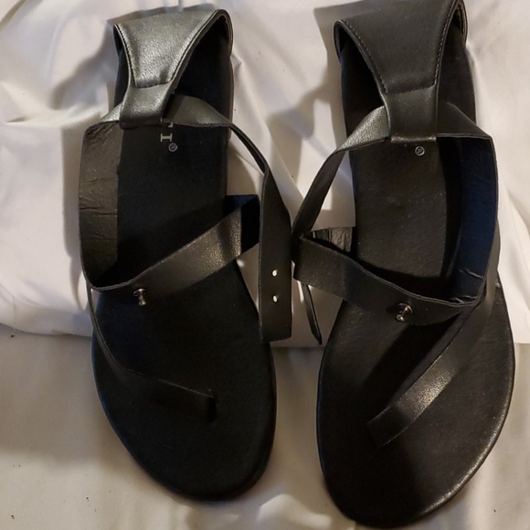 Black sandals - Picture 3 of 3